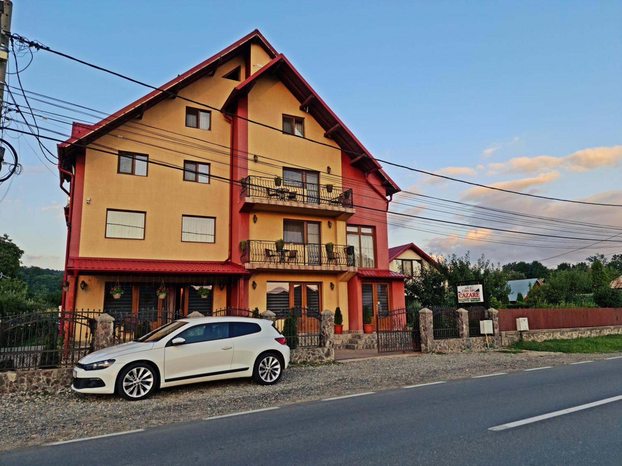 ホテル Casa Leu Curtea de Argeş エクステリア 写真